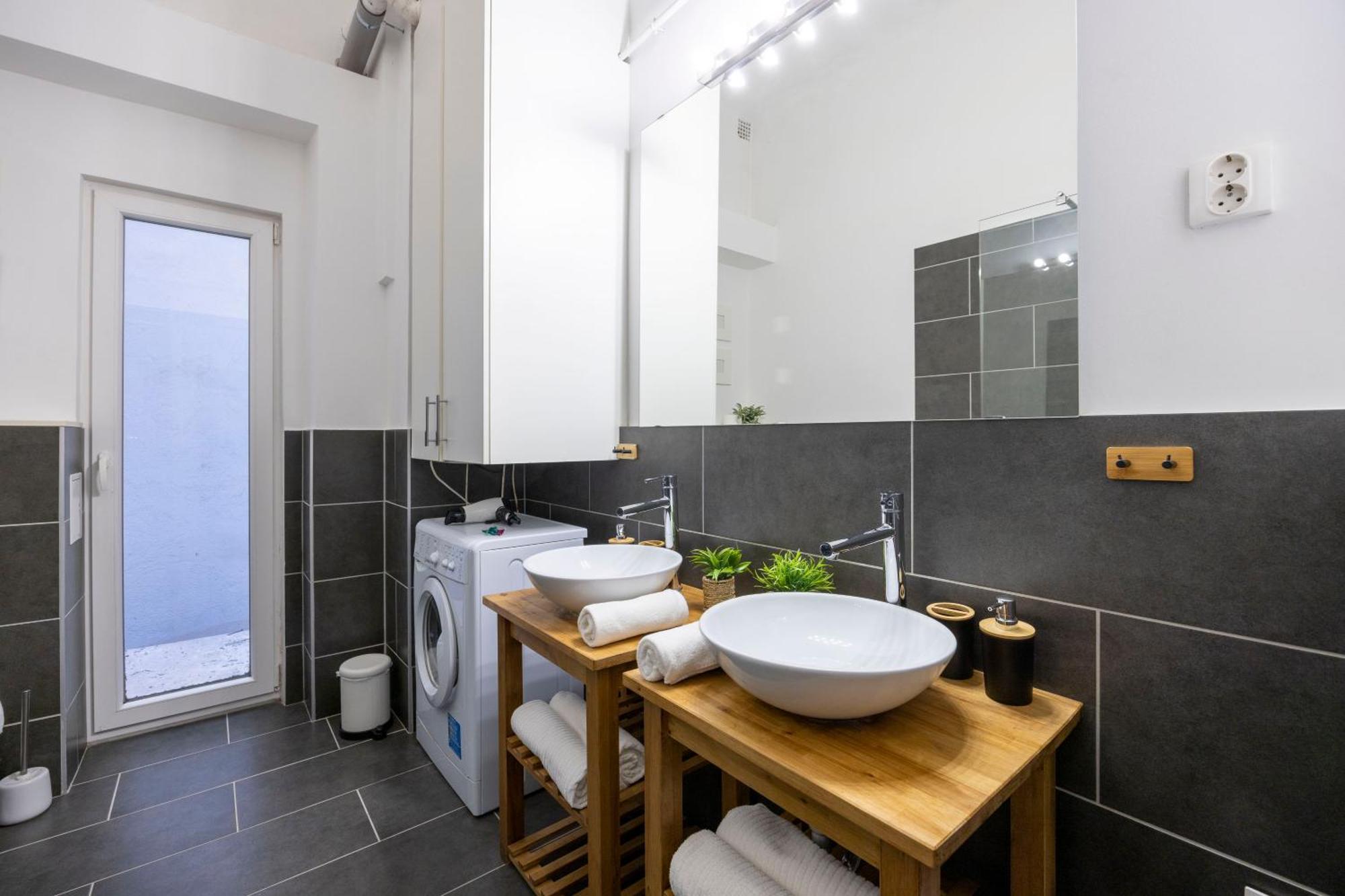 Charming & Cozy Stylish Apartment In The Heart Of Budapest Esterno foto